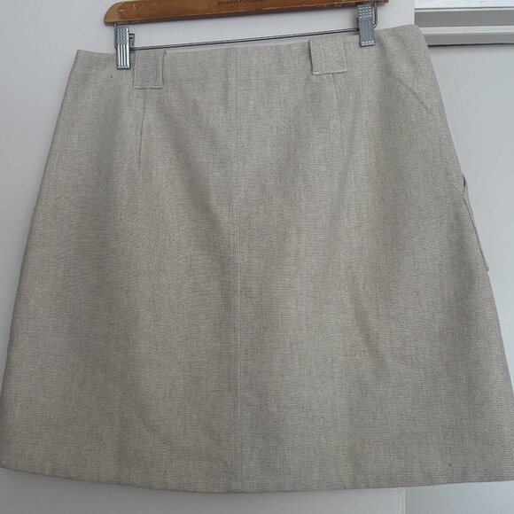 Banana Republic Khaki Mini Skirt (size 12) - Picture 4 of 6